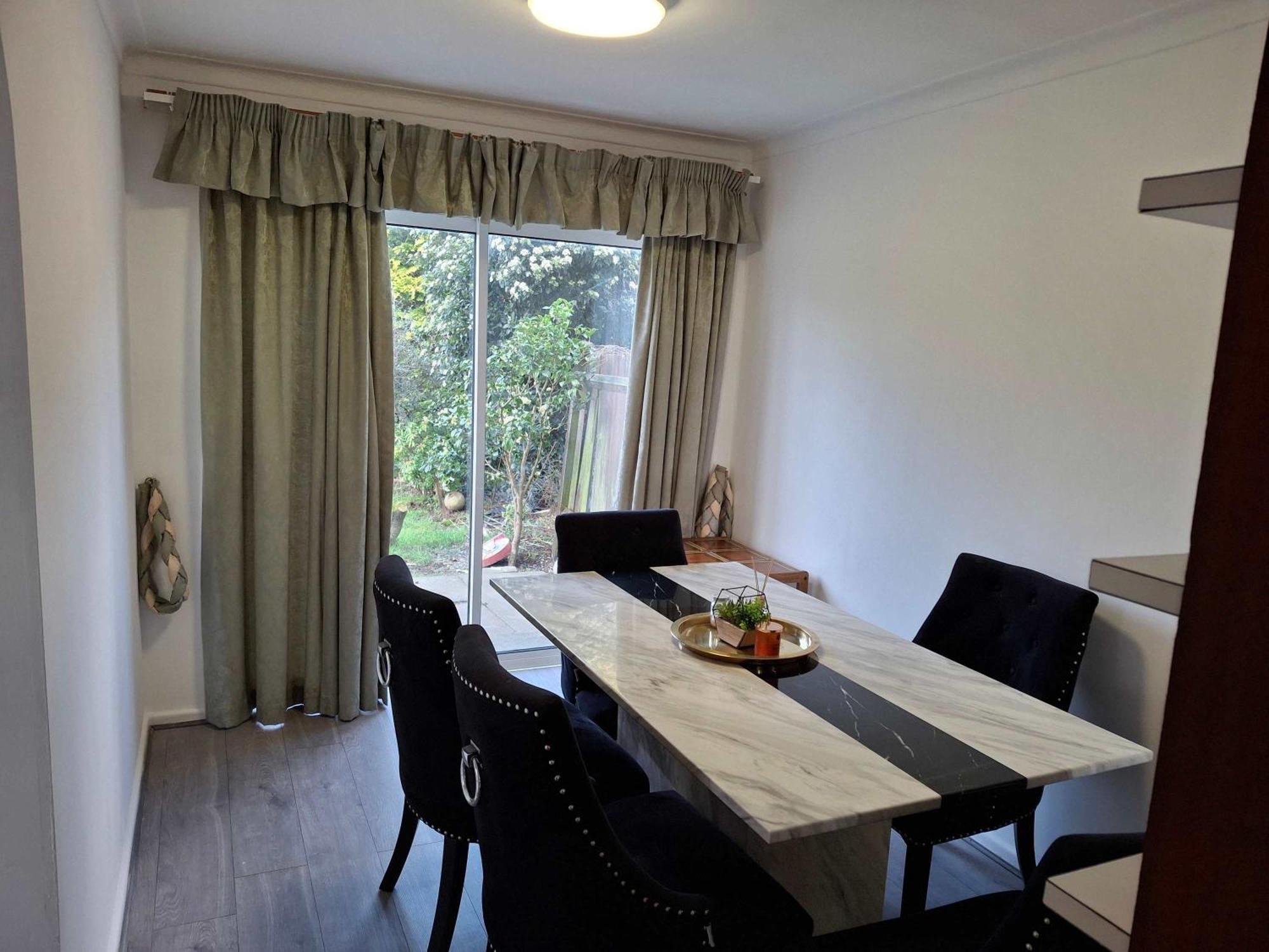 Nicely Decorated 3 Bedroom House Near Heathrow, London Staines-upon-Thames Exterior photo